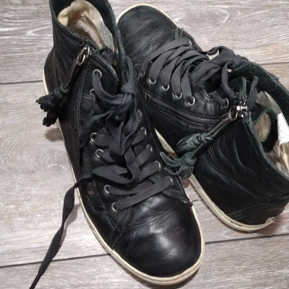 UGG womens black leather zip or lace high top sneakers. Size 8